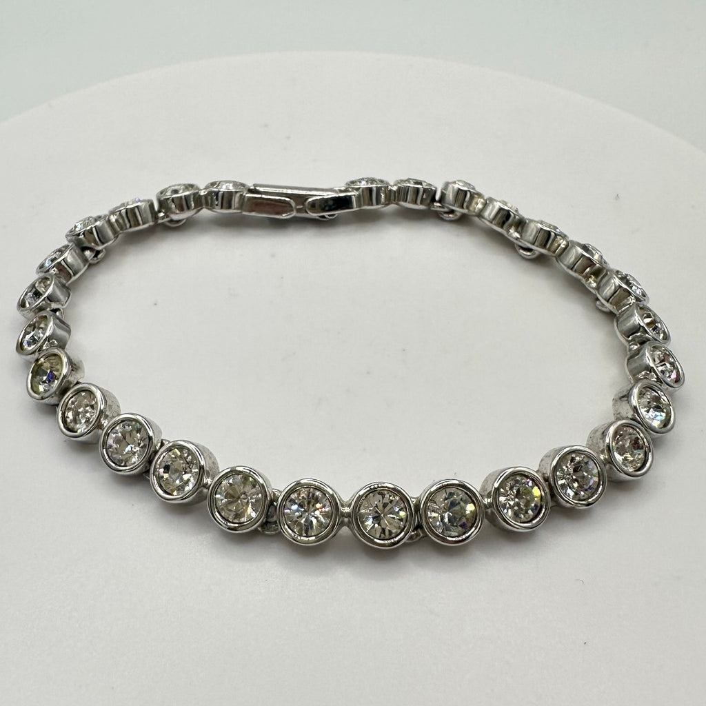 Swarovski clear Austrian crystals silver tone rhodium plated tennis bracelet 7"