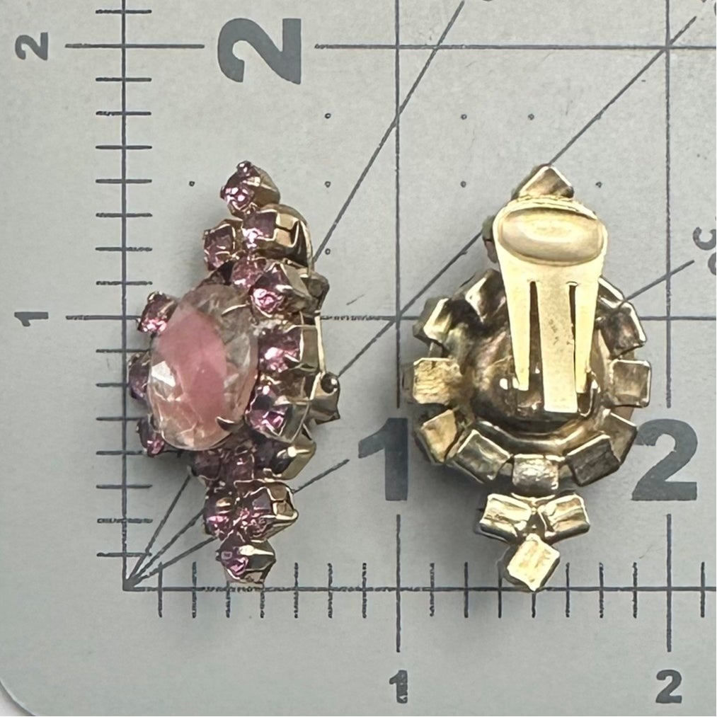 1950s vintage gold tone pink clear givré art glass rhinestones clip on earrings