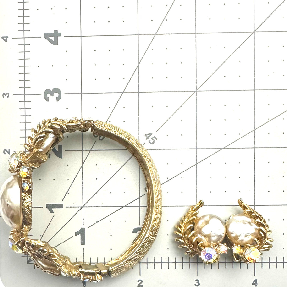 HAR vintage gold tone AB rhinestones pearl cabochons bracelet clip on earrings