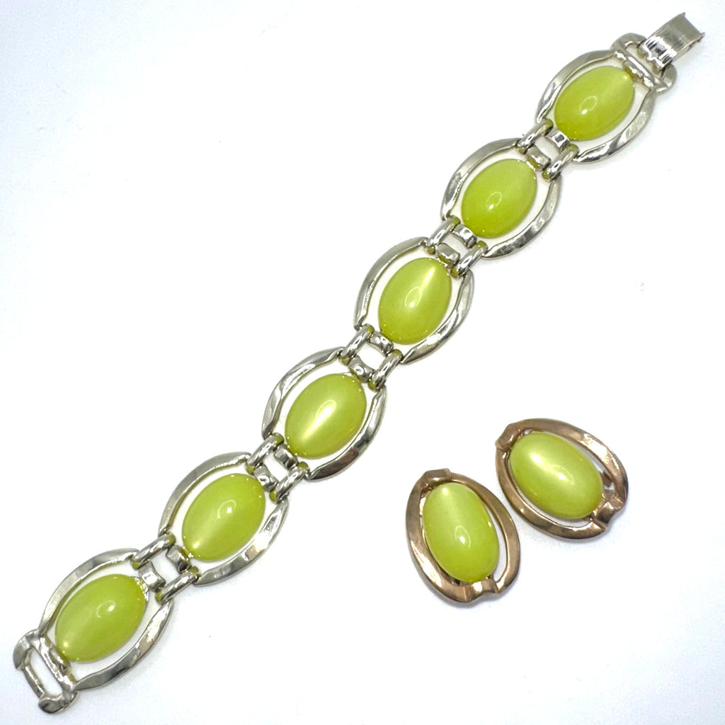 Vintage 1940s gold tone neon yellow moonglow lucite bracelet clip on earrings