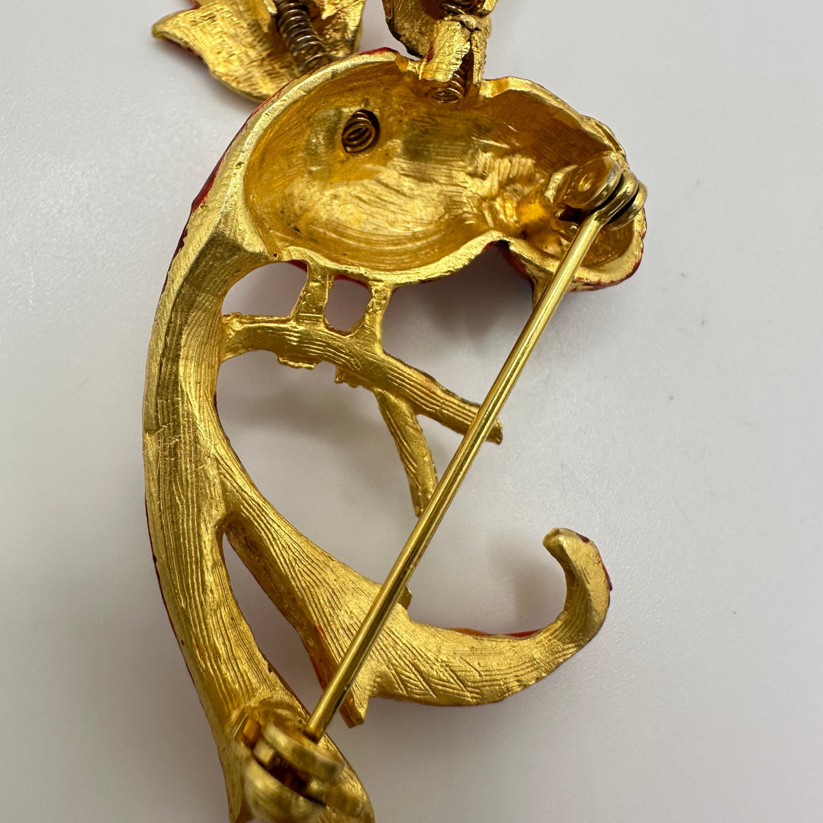 Vintage gold tone trembler en tremblant red enamel phoenix bird brooch