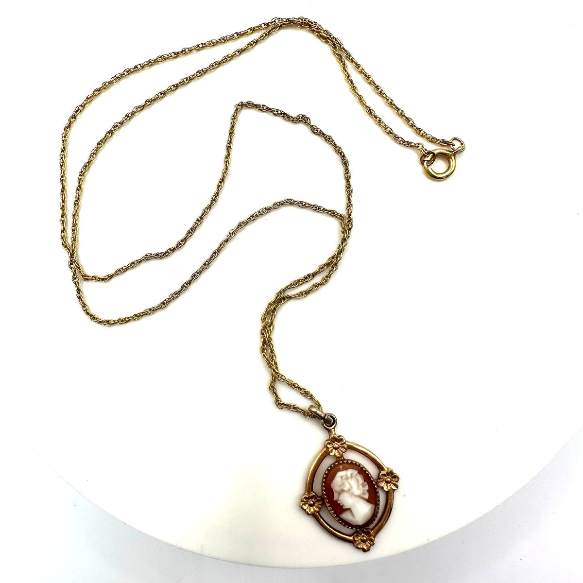 Vintage genuine carved shell left facing cameo 12kt gold filled 18” necklace