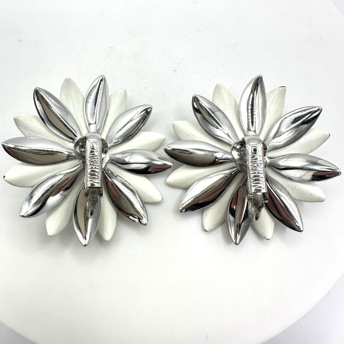 Sarah Coventry vintage silver tone white enamel flowers floral clip on earrings