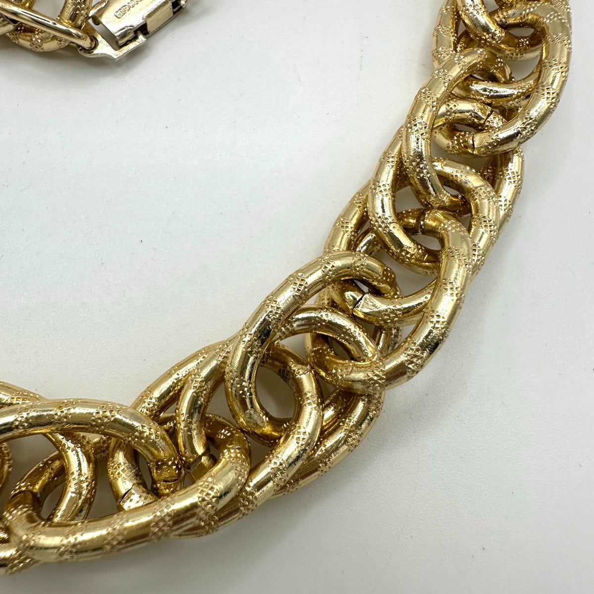 Germany signed vintage gold tone chunky twisted chain statement 24” necklace