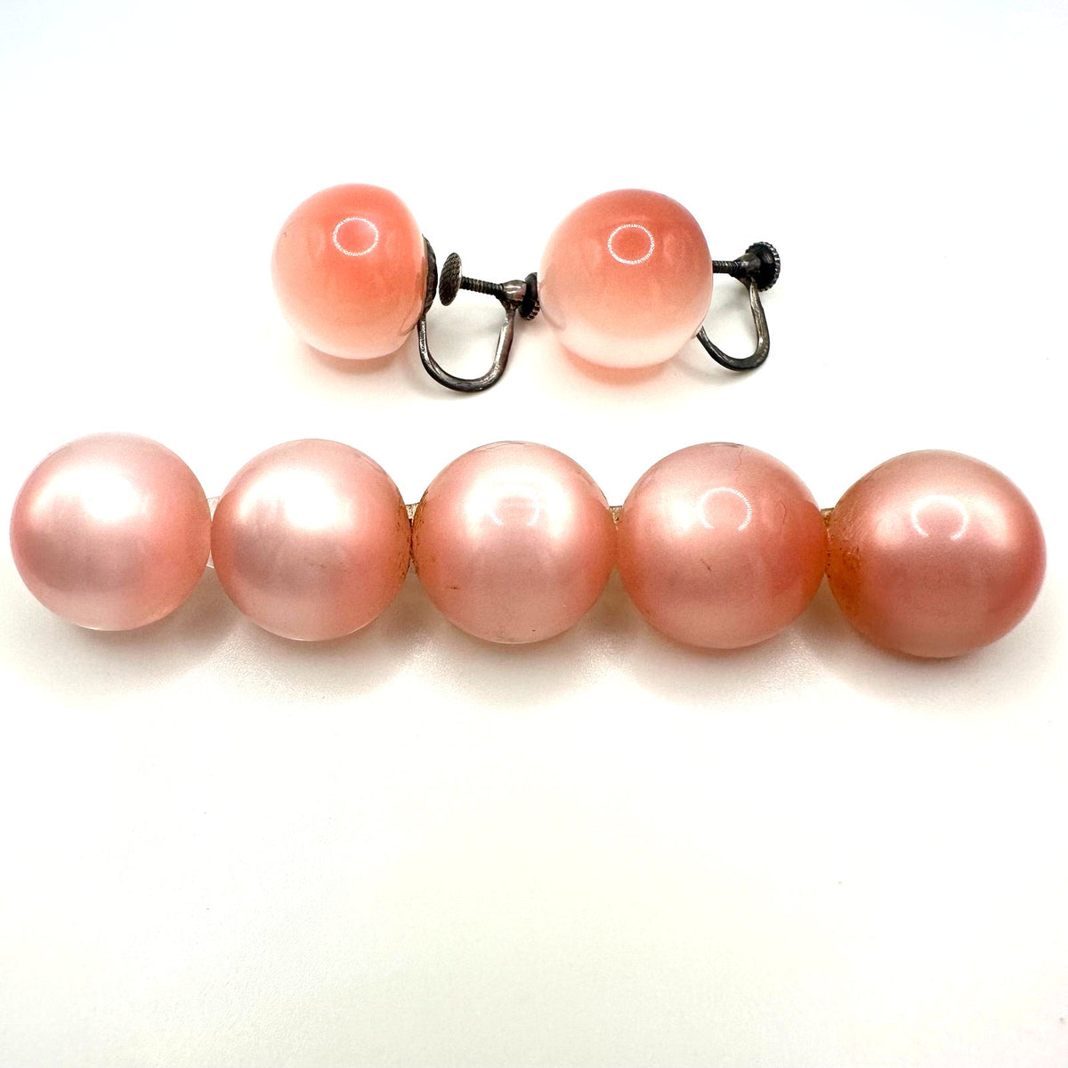 Vintage silver tone pink moonglow lucite bar brooch screw back earrings set