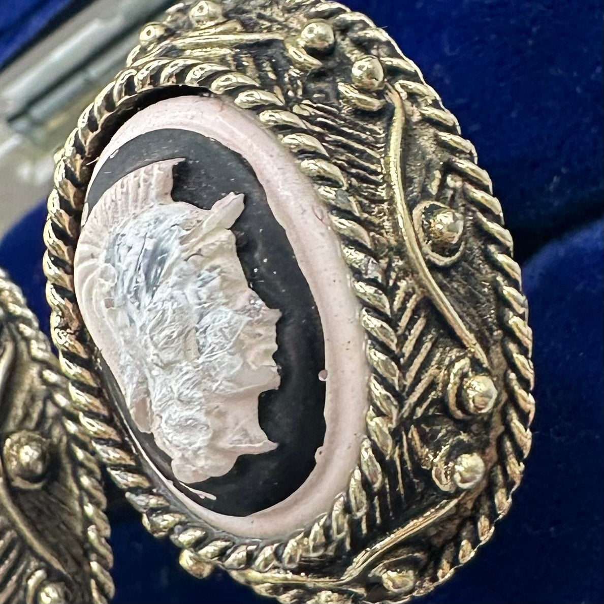 1950s vintage gold tone white black hand painted glass Trojan cameo cufflinks