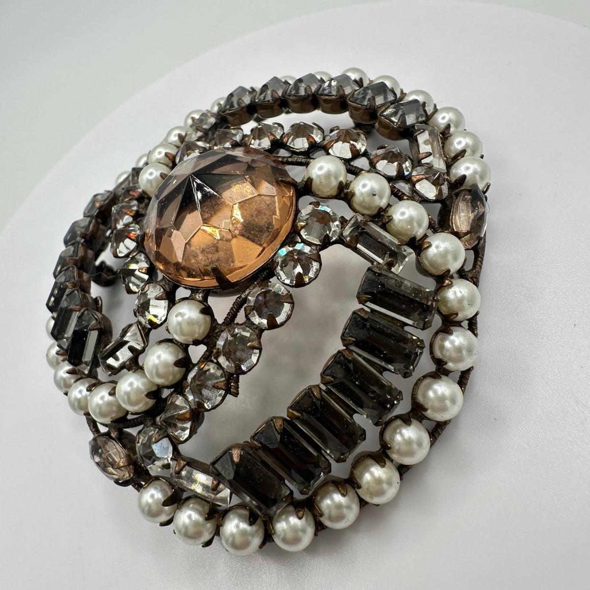 Schreiner vintage gold tone clear gray topaz inverted rhinestones pearls brooch