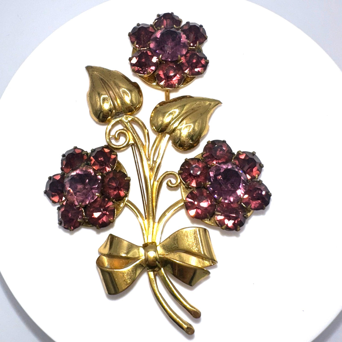 Vintage 1940 gold tone purple rhinestones large flower floral bouquet brooch
