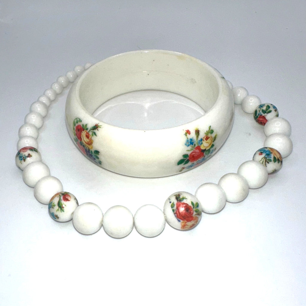 Hong Kong vintage floral white lucite bangle bracelet beaded graduated necklace
