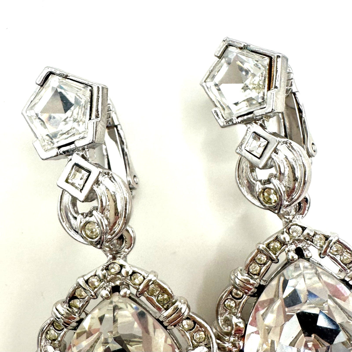 Avon Marie Antoinette replica Smithsonian silver tone crystal clip on earrings