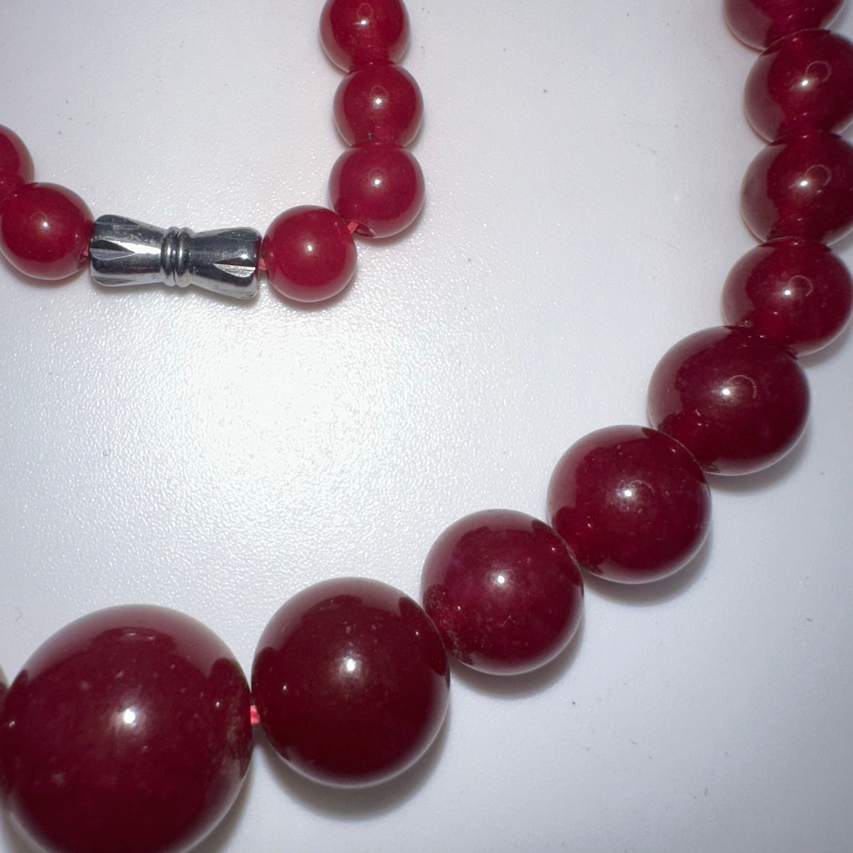 Magenta fuchsia pink dyed genuine agate beads beaded graduated 18" necklace