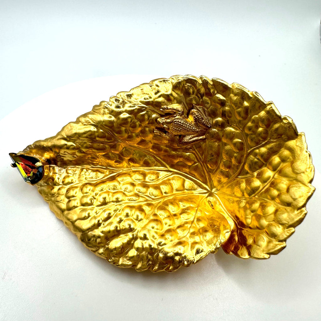 Vintage massive gold tone 3D leaf frog green brown AB rhinestone brooch