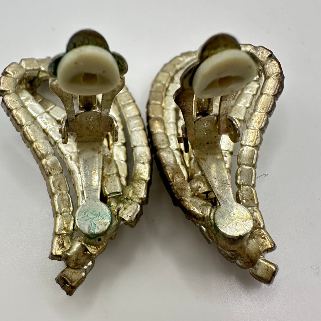 Vintage clear glass rhinestones silver tone 3D paisley clip on earrings
