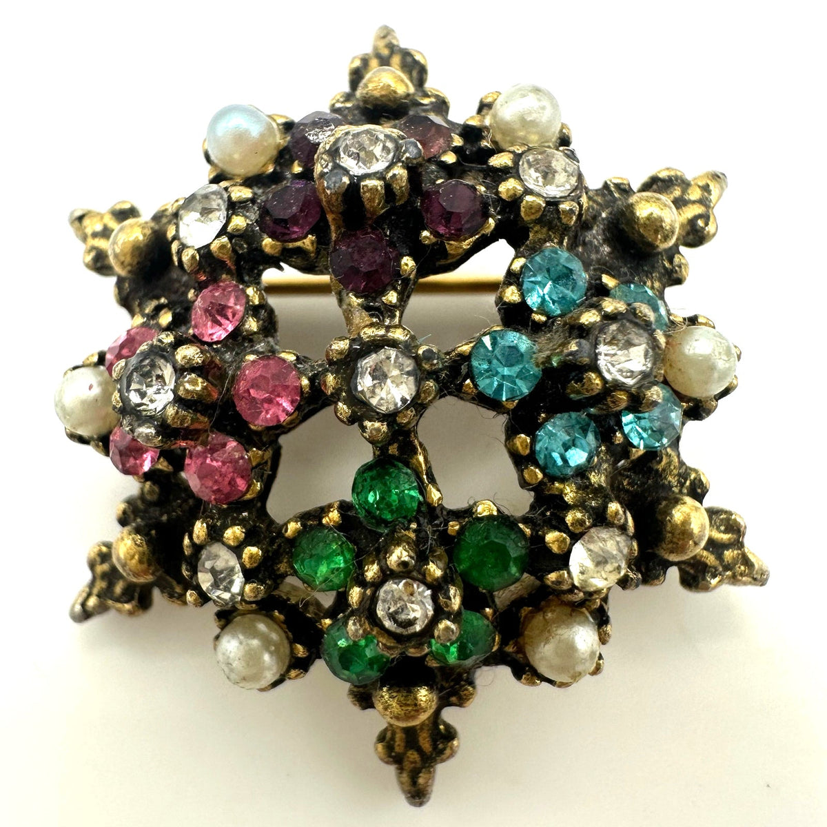 1940s vintage gold tone multicolor rhinestones faux pearls cluster dainty brooch