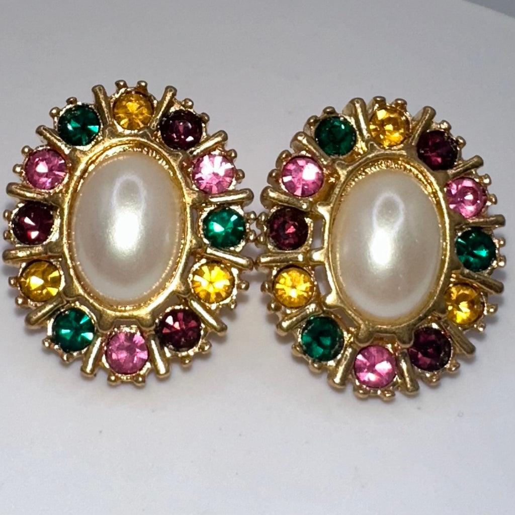 Avon vintage gold tone rhinestones faux pearls oval domed post earrings