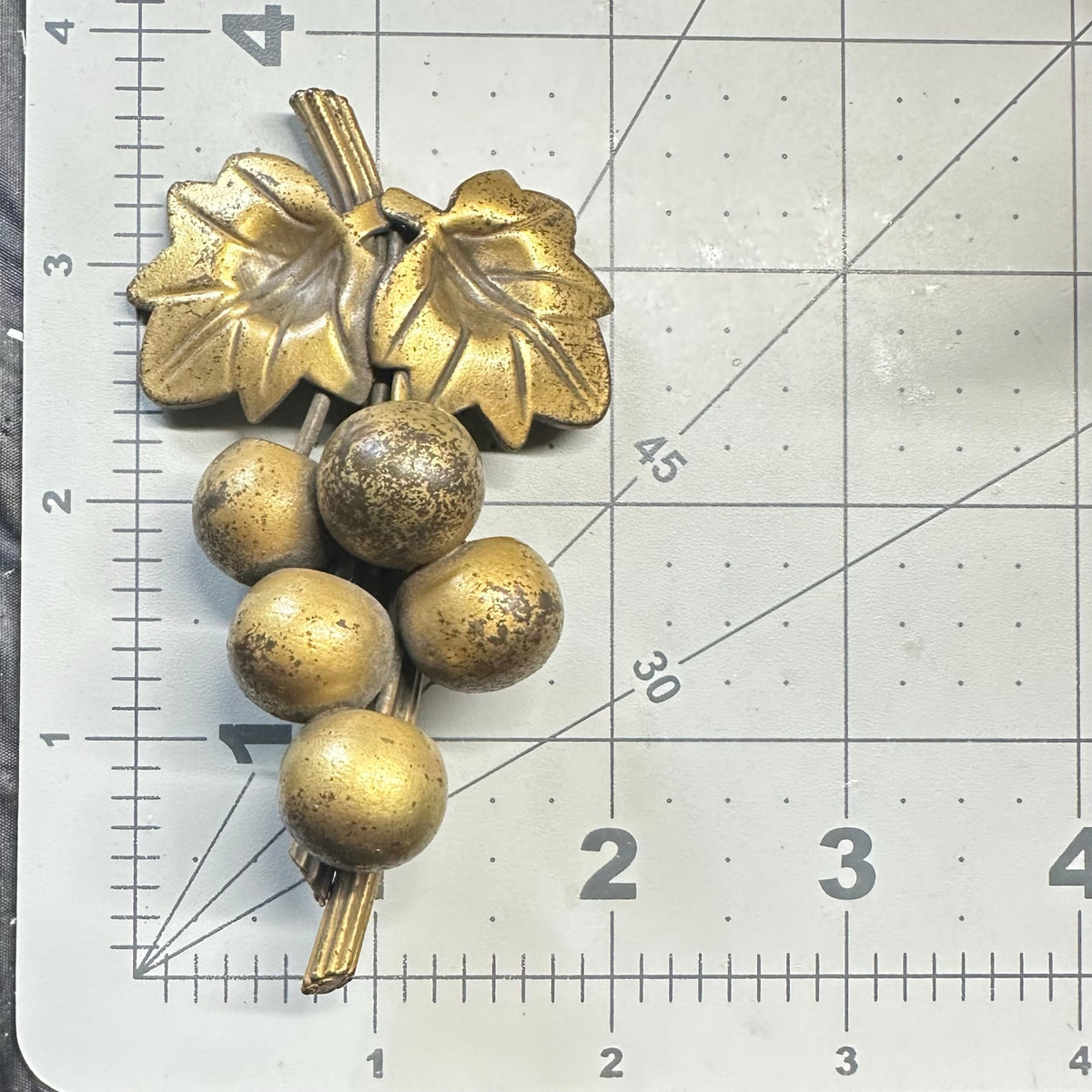 Vintage antique 1930s 1940s gold tone brass grapes bunch brooch pin