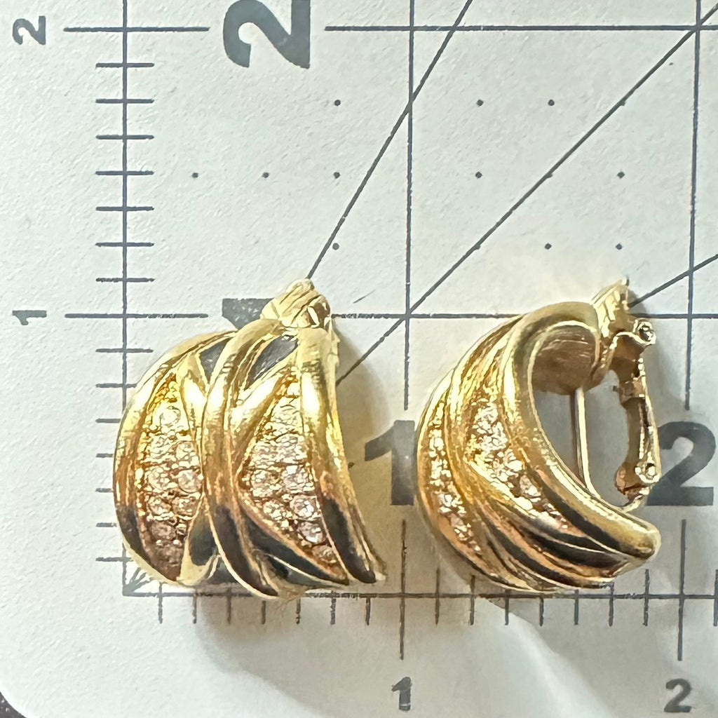 Jackie Collins vintage gold tone rhinestones black enamel hoops clip on earrings