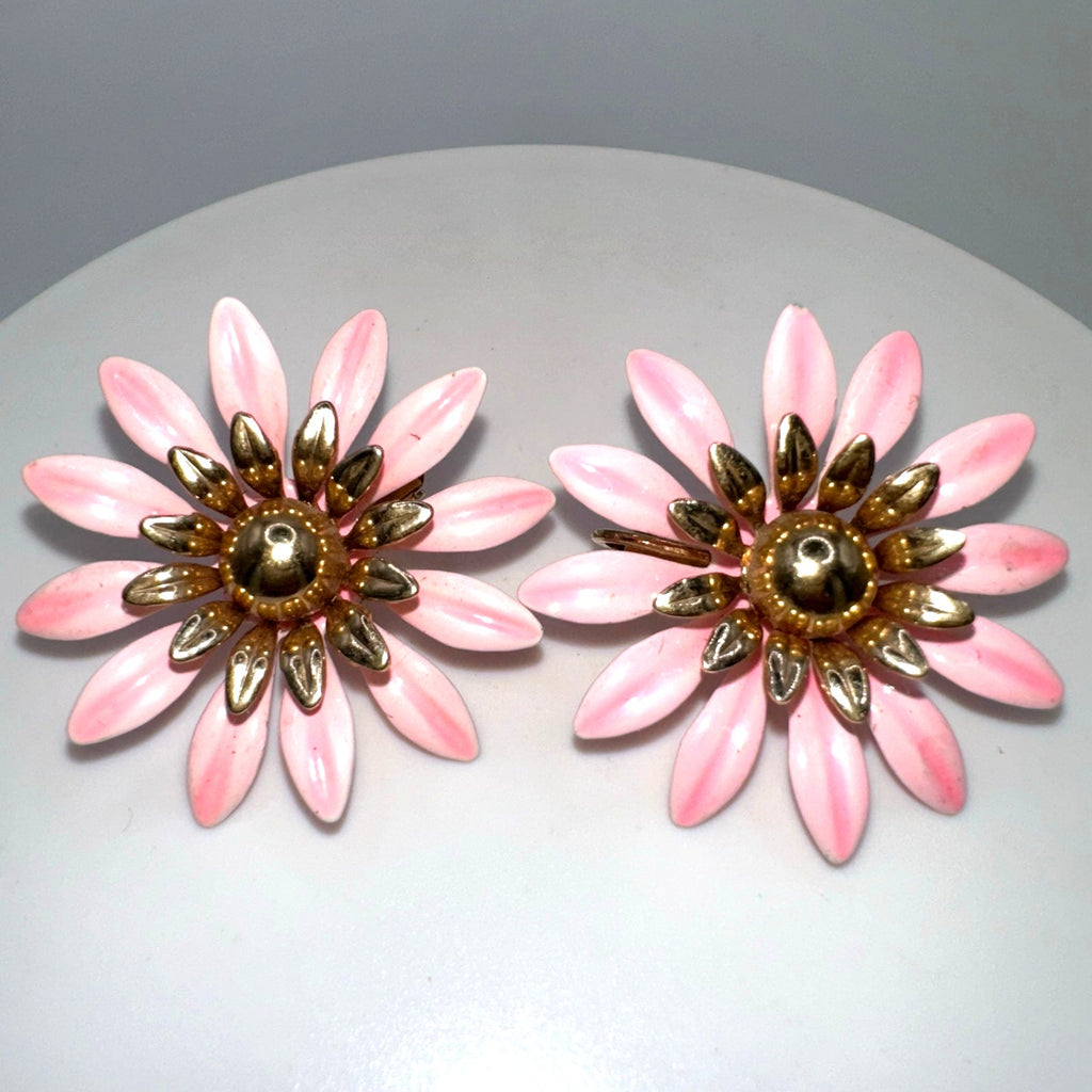 Sarah Coventry vintage gold tone pink enamel flowers floral clip on earrings