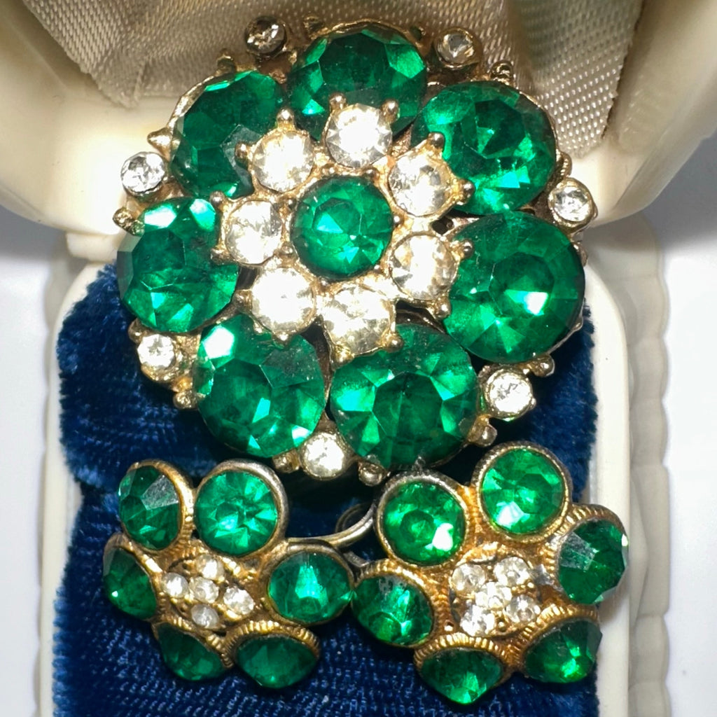 Vintage 1940s gold tone emerald green clear rhinestones brooch screw earrings