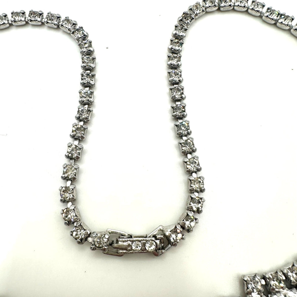 1950s vintage silver tone clear glass rhinestones pointed V swag necklace