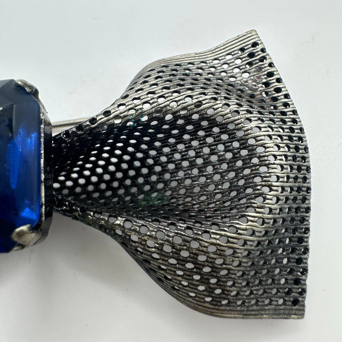 Vintage silver pewter tone mesh metal large blue glass rhinestone bow brooch