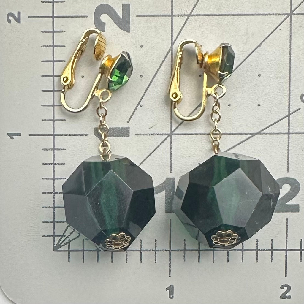 Vintage gold tone fern green rhinestones emerald lucite clip on drop earrings