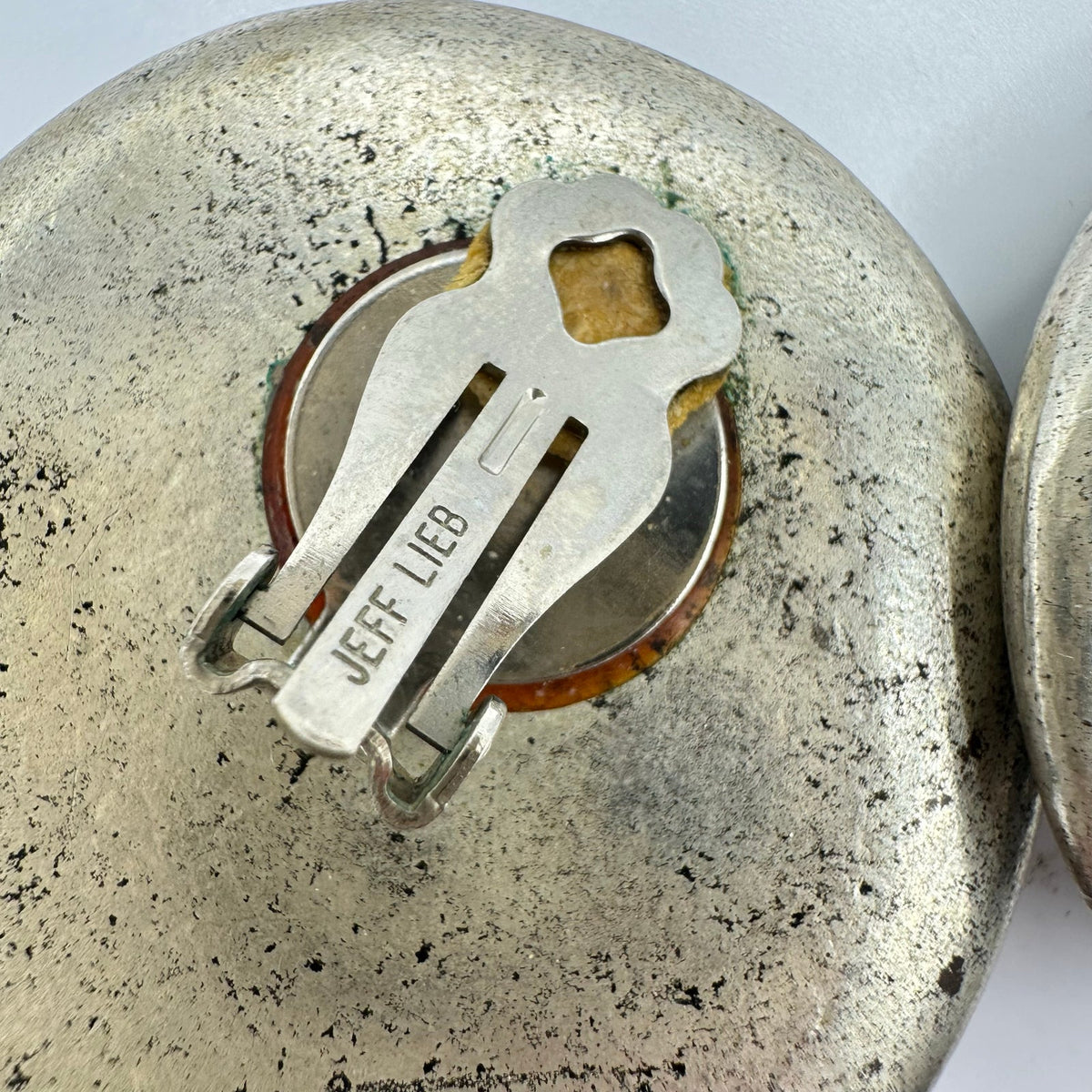 Jeff Lieb vintage massive silver tone scalloped discs statement clip on earrings