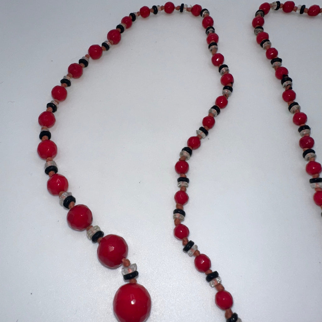 Antique Art Deco 1930s red black Czech glass beads beaded graduated 33” necklace