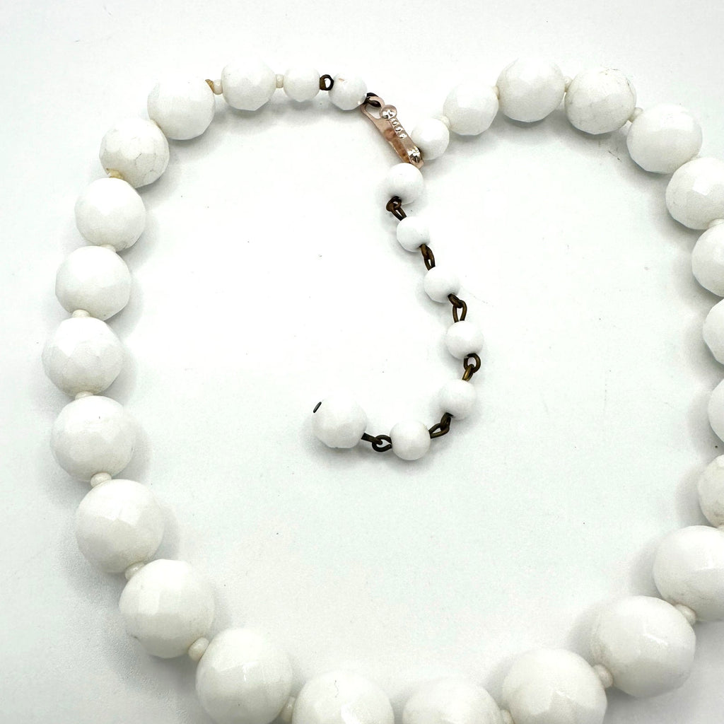 Vintage faceted white milk glass 12mm beads beaded gold tone adjustable necklace