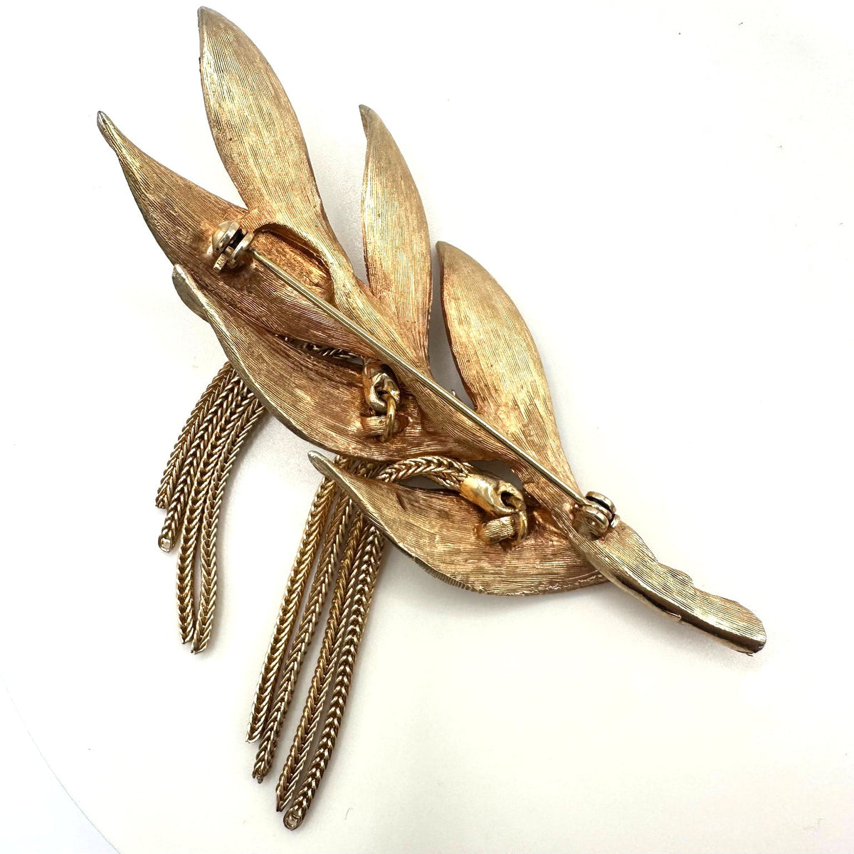 Vintage high end gold tone articulated foxtail chains leaf leaves brooch