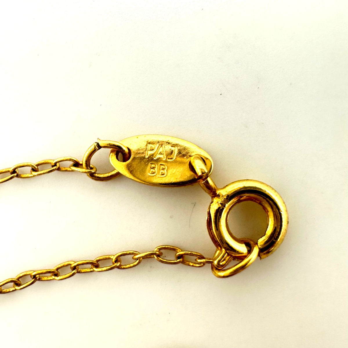 Gold tone genuine purple amethyst cabochon pendant 17.75" chain necklace