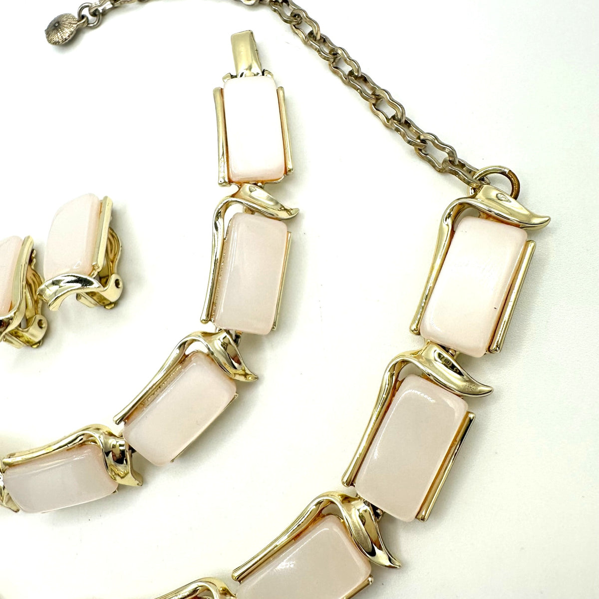 Vintage gold tone white moonglow lucite necklace bracelet earrings set parure