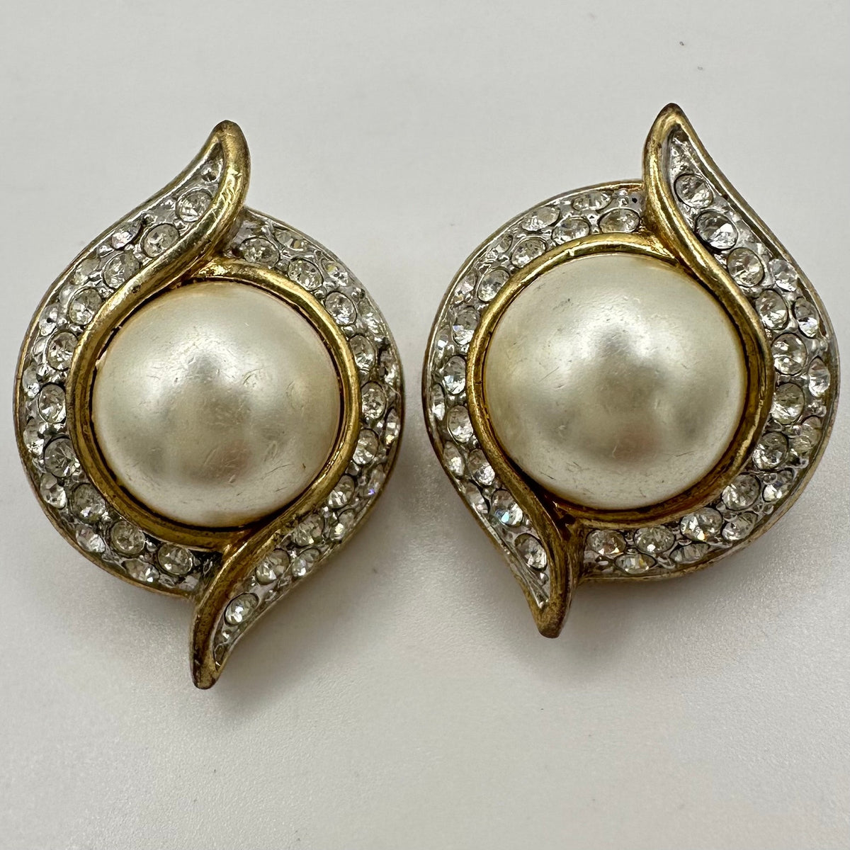 Attwood & Sawyer vintage gold tone rhinestones faux pearls clip on earrings