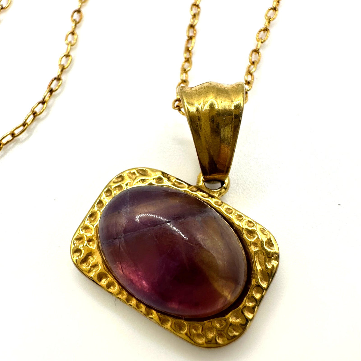 Gold tone genuine purple amethyst cabochon pendant 17.75" chain necklace