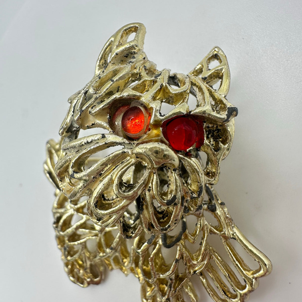 Vintage gold tone Scottie dog trembler en tremblant red glass eyes brooch