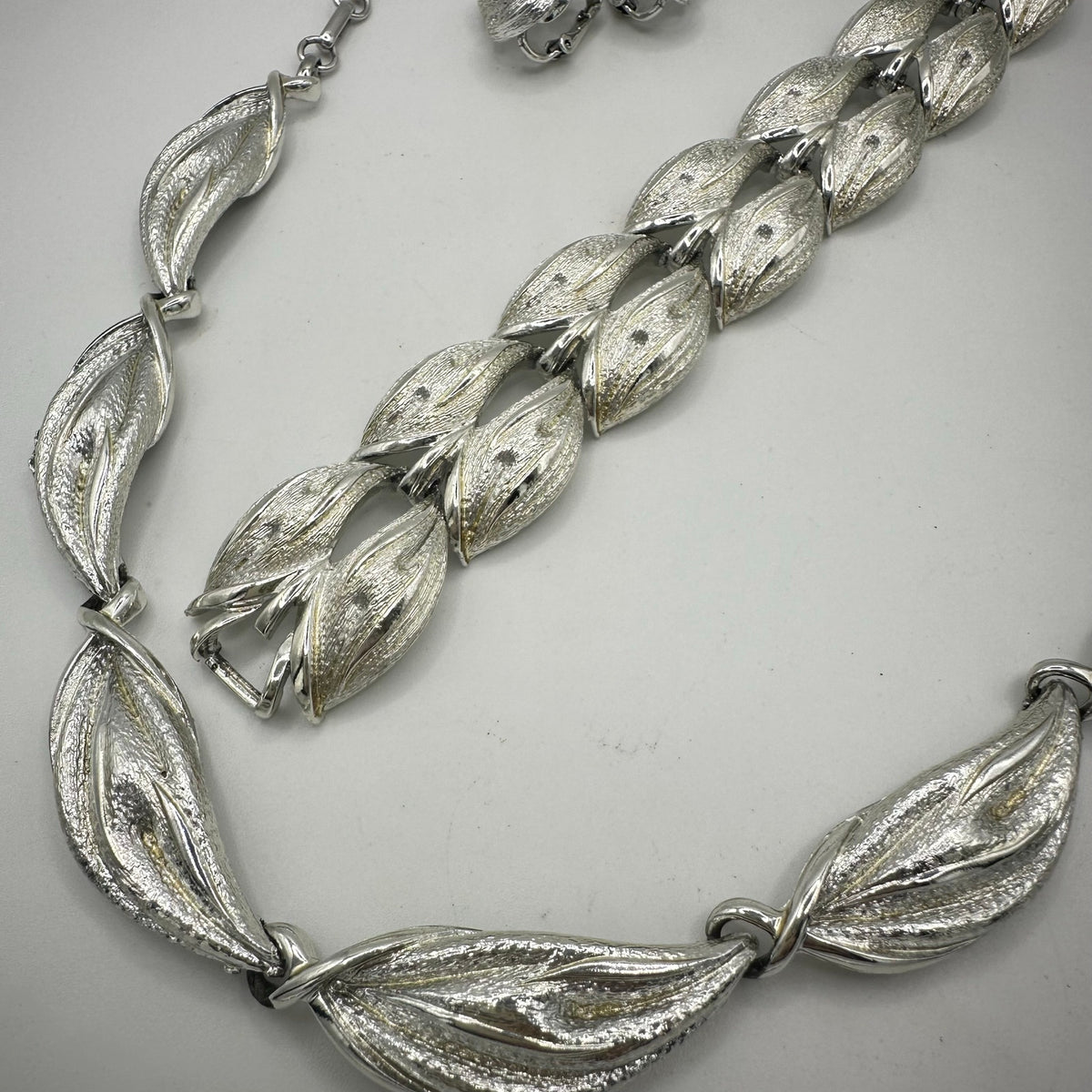 Coro Pegasus vintage silver tone leaf leaves necklace bracelet clip on earrings