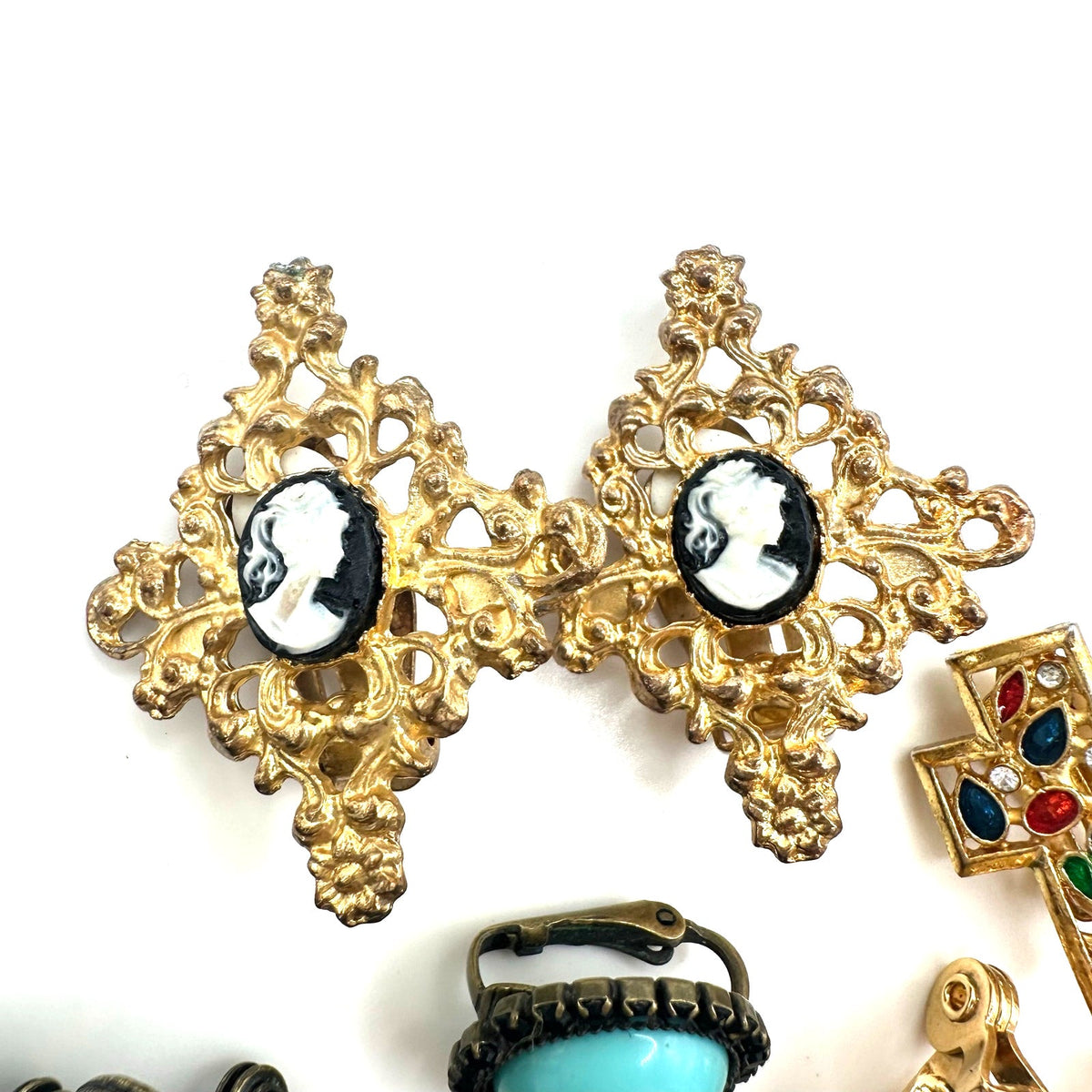 Bundle jewelry lot 7 pairs vintage gold tone clip on earrings 1928 Trifari Monet