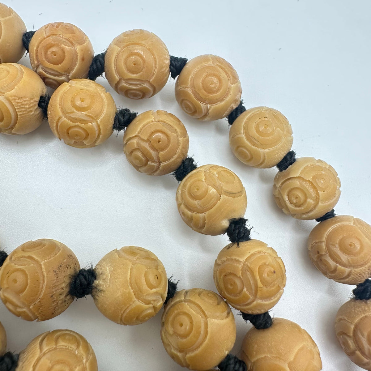 Antique 46” strand beige cream 12mm carved celluloid beads hand knotted necklace