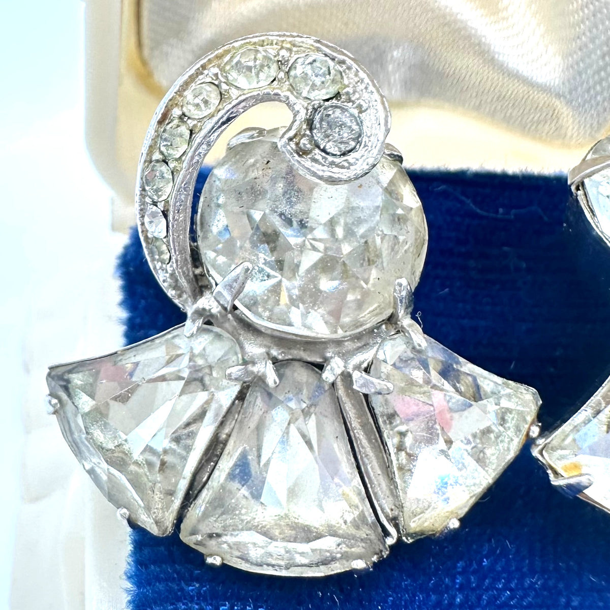 Eisenberg signed vintage silver tone clear glass rhinestones clip on earrings