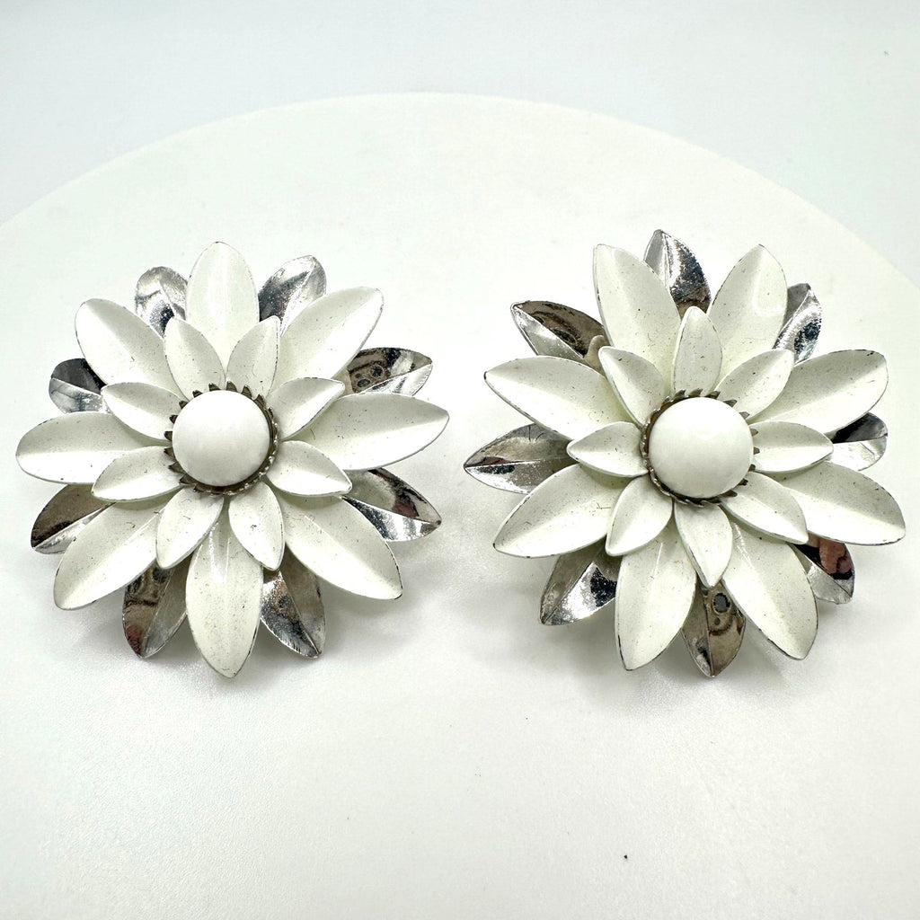 Sarah Coventry vintage silver tone white enamel flowers floral clip on earrings