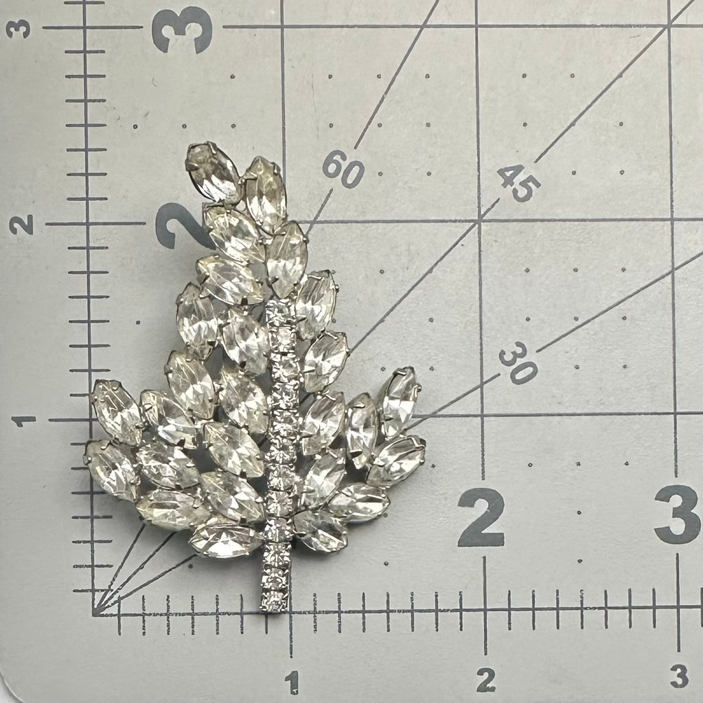 1940s 1950s vintage silver tone rhodium clear glass rhinestones leaf brooch