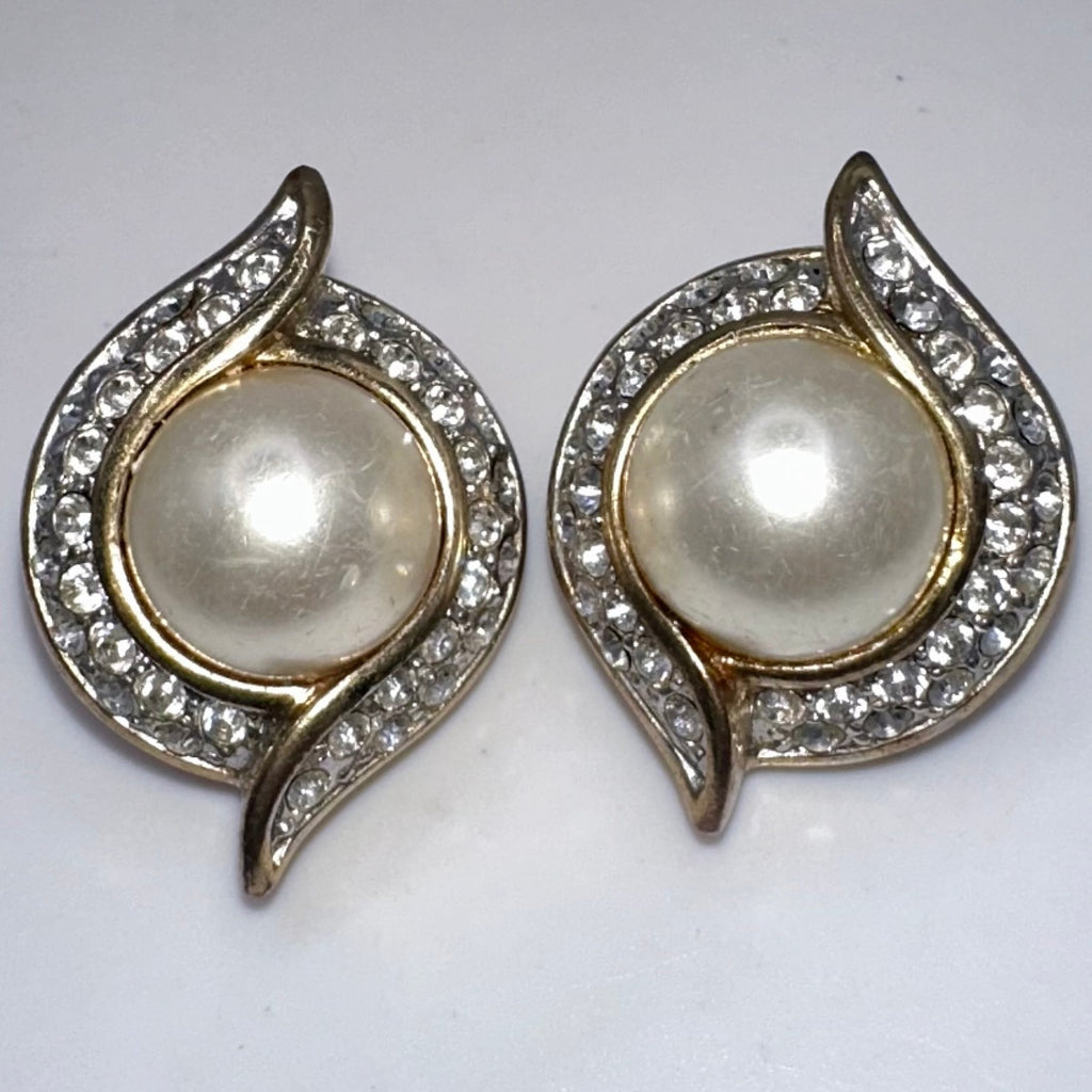 Attwood & Sawyer vintage gold tone rhinestones faux pearls clip on earrings