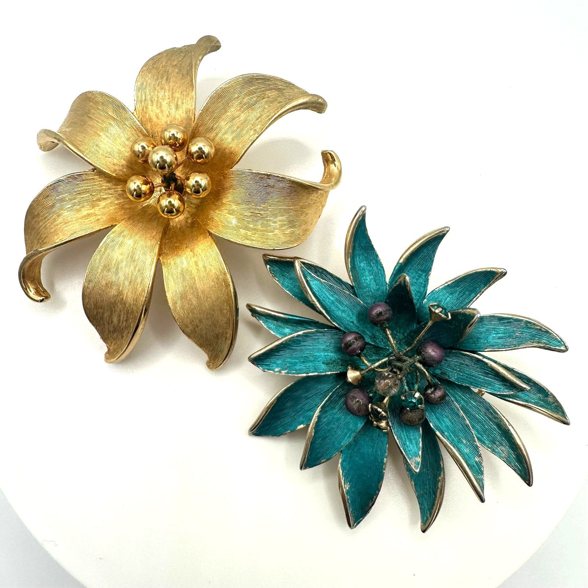 Bundle lot 2 Kramer signed vintage gold tone teal flowers floral brooches