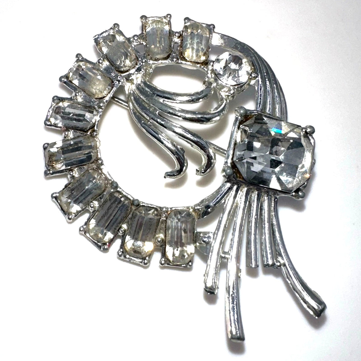 1940s vintage silver tone clear large glass rhinestones wreath brooch