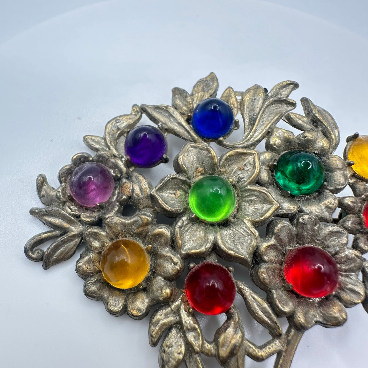 Vintage 1940s silver tone multicolor lucite cabochons flowers basket brooch