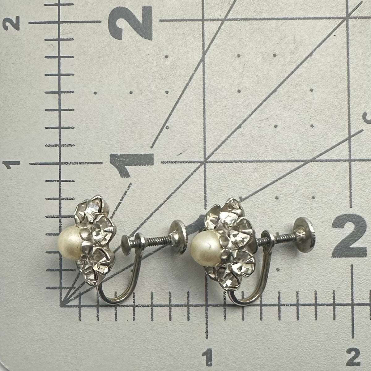 Fantasy of Jewels 1940s silver tone rhinestones faux pearls screw back earrings