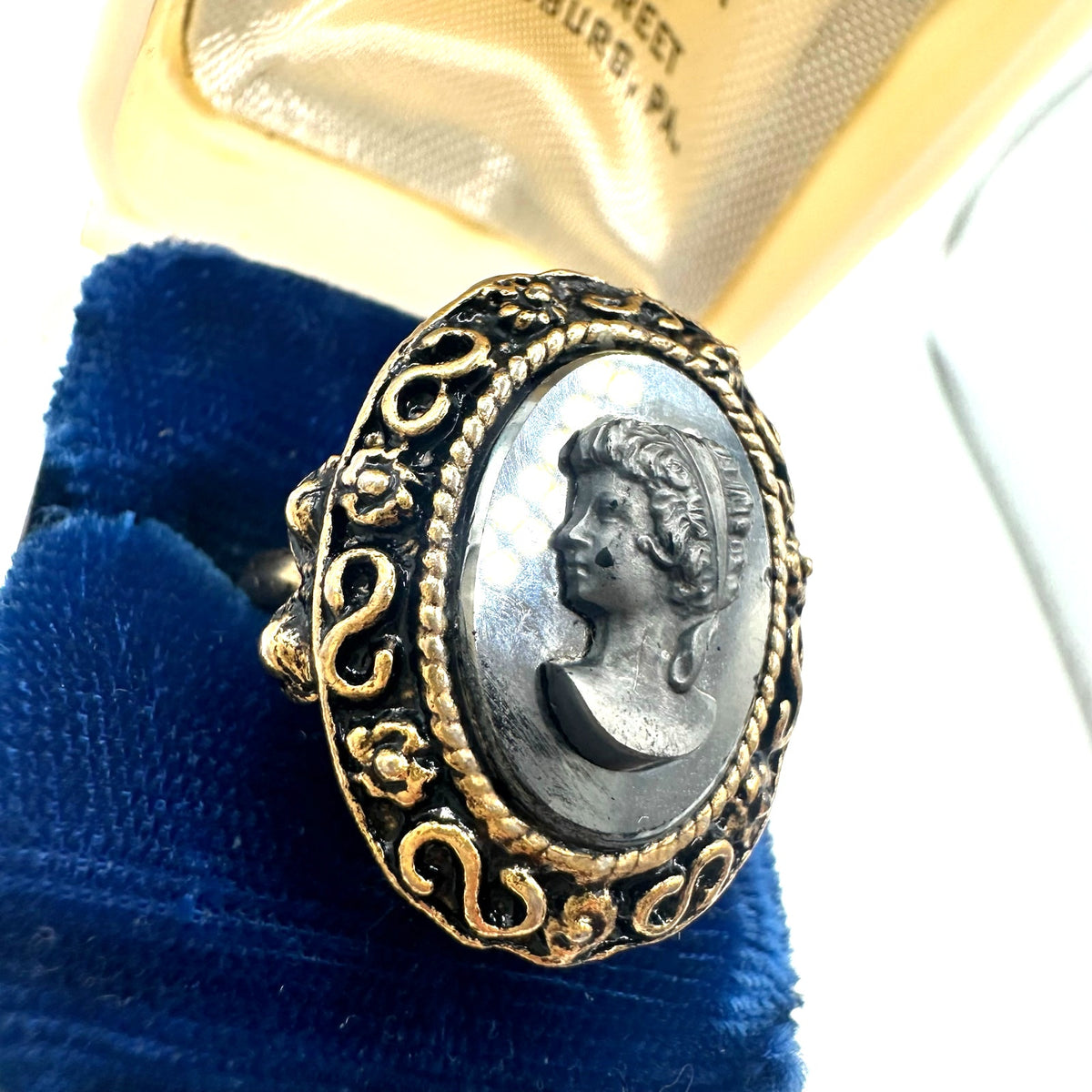 Vintage 1960s gold tone black hematite glass cameo adjustable cocktail ring