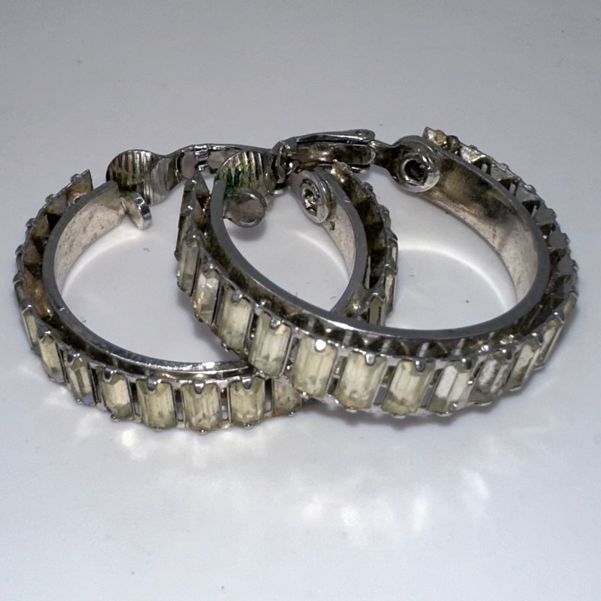 Vintage clear glass baguettes rhinestones silver tone hoops clip on earrings
