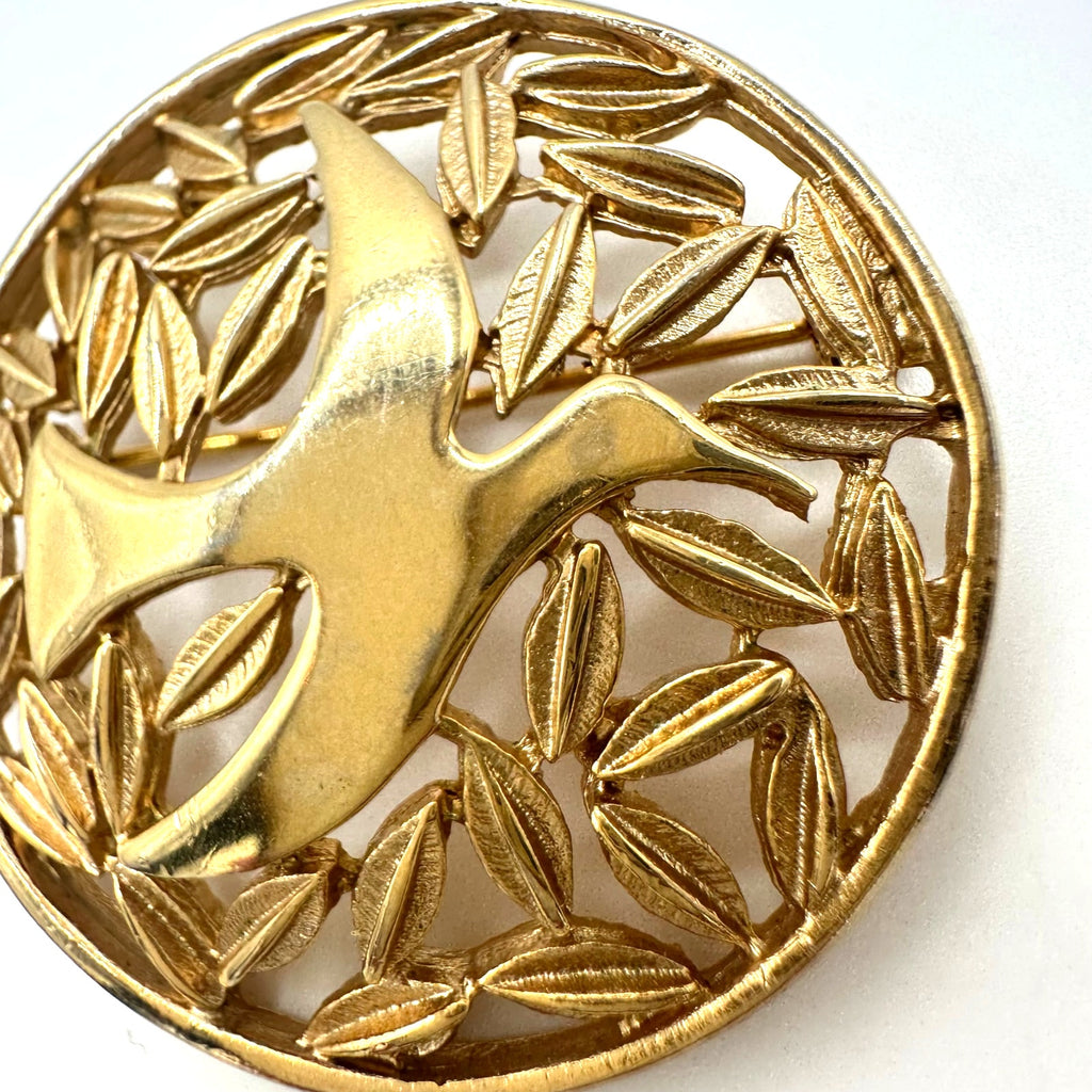 Michele Lynn signed vintage gold tone dove bird leaves round circular brooch