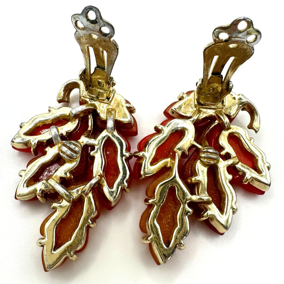 Lisner vintage gold tone red orange thermoset lucite leaf clip on earrings